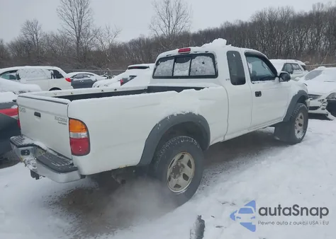 2002 Toyota Tacoma Prerunner z USA, uszkodzony, nr VIN 5TESM92N22Z133095